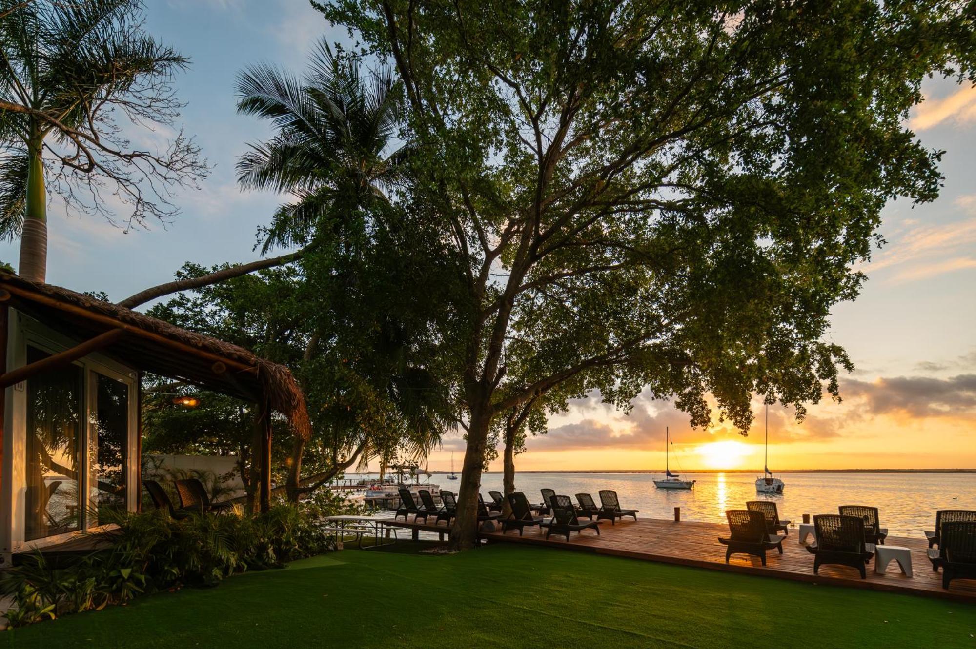 Casa Aakal Lagoon Front Bacalar Exterior photo